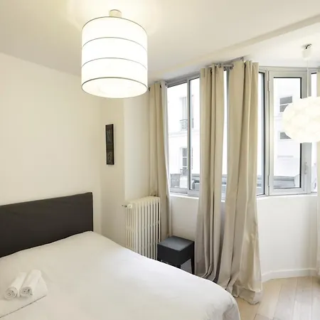 Sleek Near Saint Germain