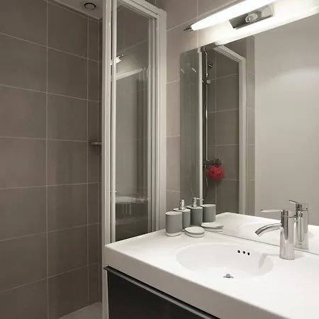 Apartment Sleek Near Saint Germain Paris